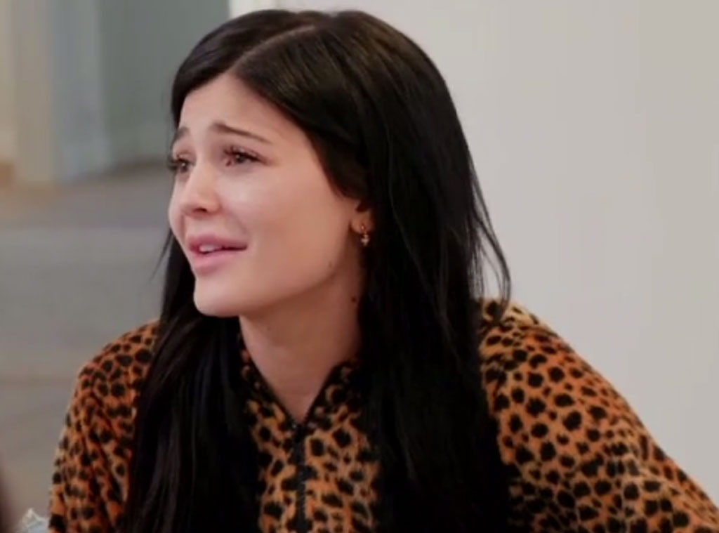 Download Gasp Kylie Jenner Says She S Over Wearing Crazy Hair Colors And For iPhone Free Wallpaper Gasp Kylie Jenner Says She S Over Wearing Crazy Hair Colors And For Free